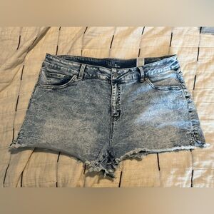 Time & true women’s denim shorts